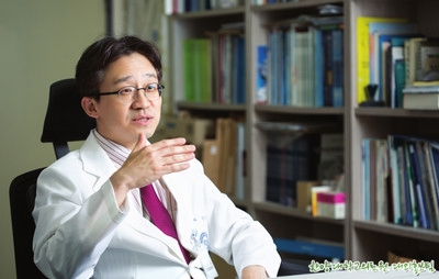자신의 직업을 사랑하는 행복한 작은 거인, 김한준 교수