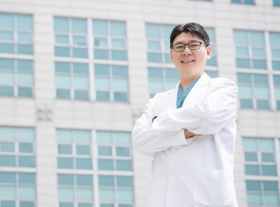 의사는 자신의 생명을 환자에게 나누어주는 사람, 지용배 이비인후과 교수
